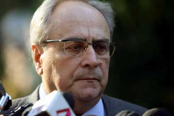 Δημοσιοποίηση ονομάτων για παράνομες απαλλαγές στράτευσης ζητά ο Ν.Κωνσταντόπουλος