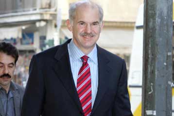 Έλλειψη εξωτερικής πολιτικής καταλόγισε στην κυβέρνηση ο Γ. Παπανδρέου