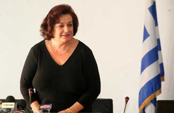 Αναφορά για την έκδοση παράνομων τίτλων σπουδών ζήτησε η κ.Γιαννάκου από το ΑΠΘ