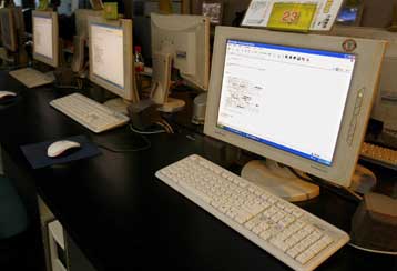 Με ευρυζωνική σύνδεση ένα στα επτά νοικοκυριά στην Ελλάδα