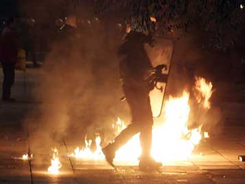 Στον εισαγγελέα τρεις νεαροί για τα επεισόδια στα Πετράλωνα