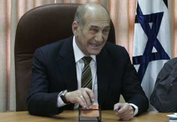 Στο στόχαστρο δικαστικής έρευνας για υπόθεση πώλησης τράπεζας ο Εχούντ Ολμέρτ