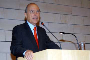 Αναφορές του Κώστα Σημίτη υπέρ της «συμμετοχικής δημοκρατίας»