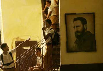 «Στο σκοτάδι» ο λαός της Κούβας για την κατάσταση της υγείας του Φιντέλ Κάστρο