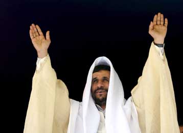 Πού ακριβώς συνέβη το Ολοκαύτωμα, αναρωτιέται και πάλι ο πρόεδρος του Ιράν