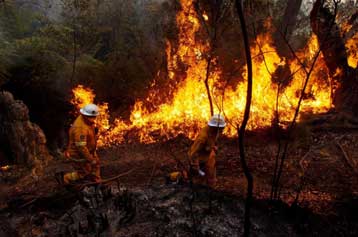 Δύο νεκροί και τεράστιες καταστροφές από τις πυρκαγιές στην Αυστραλία