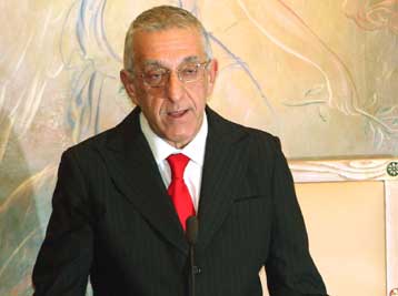 Ανέλαβε και επίσημα καθήκοντα ο νέος δήμαρχος Αθηναίων Νικήτας Κακλαμάνης