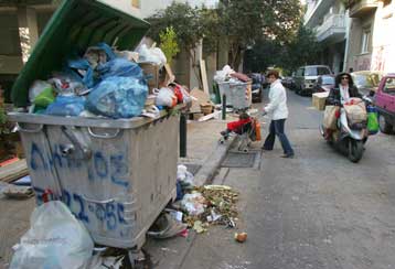 Στο θέμα της αποκομιδής απορριμμάτων επανέρχεται το ΠΑΣΟΚ