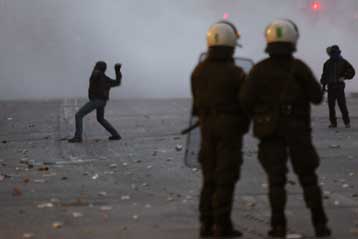 Παρέμβαση του εισαγγελέα για την απουσία συλλήψεων κατά τα επεισόδια στο ΕΜΠ