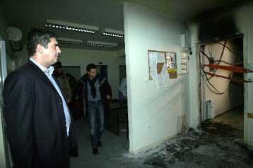 Επίθεση με εμπρηστικό μηχανισμό στα γραφεία της Ένωσης Αστυνομικών Υπαλλήλων