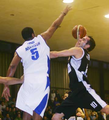 Στο κατόπι του Πανιωνίου ο ΠΑΟΚ που πέρασε νικηφόρα από το Αιγάλεω