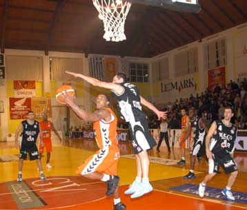 Η Ολυμπιάδα… έσπρωξε πιο χαμηλά τον Απόλλωνα νικώντας με 90-63