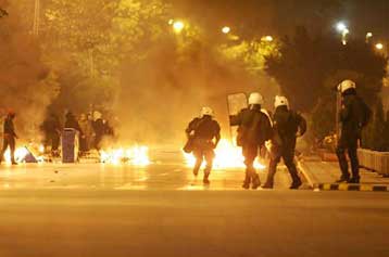 Ξημέρωμα με νέα επεισόδια από αντιεξουσιαστές στη Θεσσαλονίκη