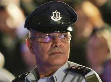 Ο Γκάμπι Ασκενάζι αντικαθιστά τον Ντ.Χαλούτζ στην ηγεσία των ισραηλινών Ενόπλων Δυνάμεων