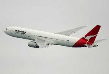 Κατέβασαν από το αεροπλάνο επιβάτη που φορούσε μπλουζάκι κατά του Μπους