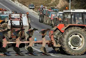 Νέα μπλόκα στην εθνική οδό από τους αγρότες της Χαλκιδικής