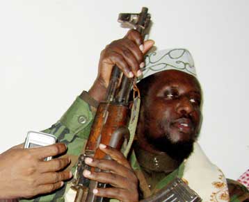 Παραδόθηκε ο επικεφαλής των ισλαμιστών ανταρτών της Σομαλίας σεΐχης Σαρίφ Αχμέντ