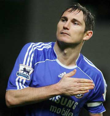 Μένει ο Μουρίνιο στη Τσέλσι, όλα ρευστά για τον Λάμπαρντ