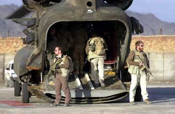 Θύματα επίθεσης αυτοκτονίας δεκάδες εργαζόμενοι σε ΝΑΤΟϊκή βάση στο Αφγανιστάν