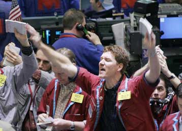 Πάνω από τα 53 δολάρια ανεβαίνει το πετρέλαιο