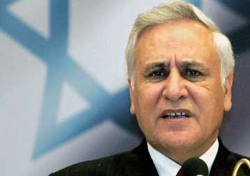 Ποινική δίωξη εις βάρος του προέδρου του Ισραήλ για βιασμό και κατάχρηση εξουσίας