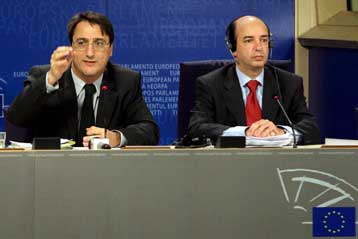 Για 64 πτήσεις της «Air CIA» στην Ελλάδα κάνει λόγο έκθεση του Ευρωκοινοβουλίου