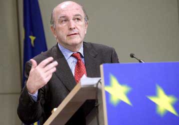 Στην αναθεώρηση του ΑΕΠ «σκοντάφτει» η έξοδος από την κοινοτική επιτήρηση