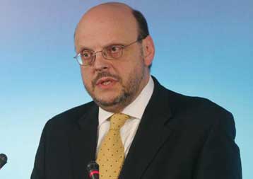 Δεν εφαρμόζεται η κείμενη νομοθεσία, δηλώνει η κυβέρνηση με φόντο το άσυλο