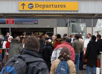 Τρίωρη εκκένωση του αεροδρομίου του Εδιμβούργου, λόγω πληροφορίας για βόμβα