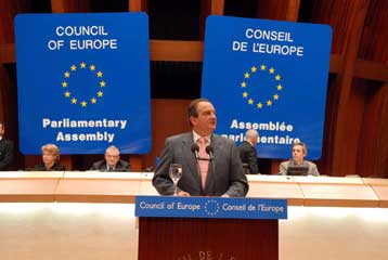 Προκλητική κατά τον Κ.Καραμανλή η μετονομασία του αεροδρομίου των Σκοπίων