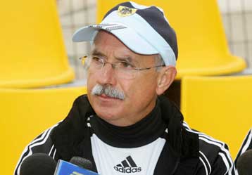 Η ΑΕΚ δεν αισθάνεται την πίεση του τίτλου σύμφωνα με τον Φερέρ