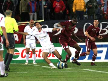 Ο αέρας… πήρε Κέρκυρα και ΑΕΛ που έμειναν στο 0-0 στον πρώτο αγώνα τους