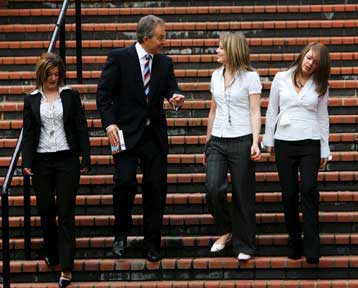 Εκπαίδευση με έμφαση στη «βρετανικότητα» επιθυμεί ο υπουργός Παιδείας της χώρας