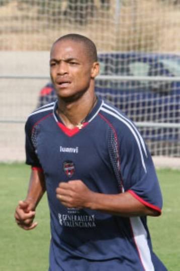 Ελέω Σάλβα ο Ζε Μεγιόνγκ θέλει ΑΕΚ, που συζητά και με Καφέ