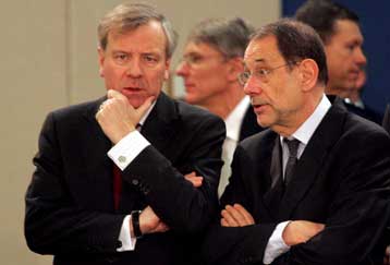 «Συνολική προσέγγιση» στο θέμα του Αφγανιστάν ζητά ο γγ της Συμμαχίας