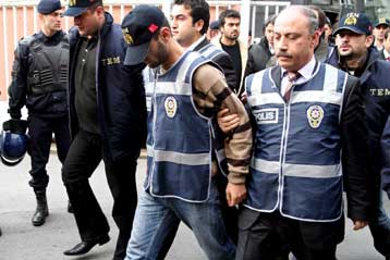 Παύθηκαν ο κυβερνήτης και ο αρχηγός της αστυνομίας της Τραπεζούντας