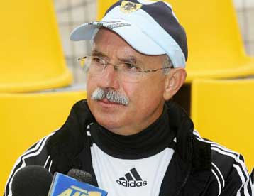 Καμία πληροφορία από Φερέρ για τα μεταγραφικά της ΑΕΚ