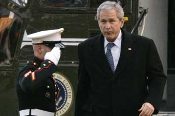 «Εγώ αποφασίζω» ξεκαθαρίζει ο Μπους για τις στρατιωτικές ενισχύσεις στο Ιράκ