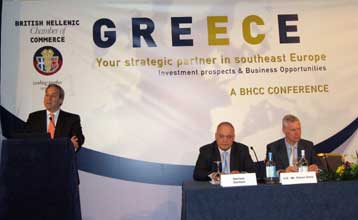 Ανάπτυξη άνω του 4% και έλλειμμα κάτω από 2,6% το 2006 προβλέπει ο Γ.Αλογοσκούφης