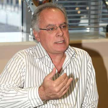 Ελαφρύ έμφαγμα υπέστη ο πρόεδρος της ΚΑΕ Αρης, Θ.Τζεβελέκης