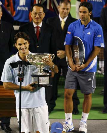 Για δεύτερη συνεχή χρονιά νικητής του Australian Open ο Φέντερερ