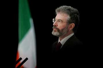 Το Σιν Φέιν υπoστηρίζει την αστυνομία της Β.Ιρλανδίας για πρώτη φορά στην ιστορία