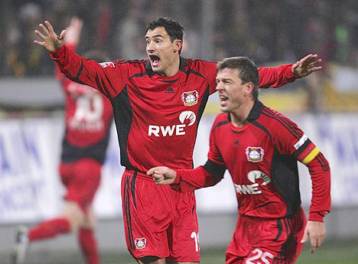 Με «τριάρα» η Βέρντερ έπιασε την Σάλκε, ανατροπή από την Λεβερκούζεν