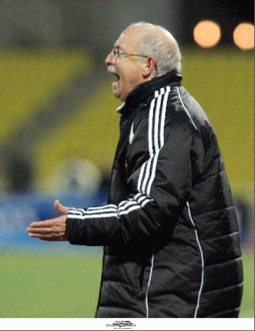 Ένταση στην ΑΕΚ μετά την ισοπαλία-Εν μέρει ικανοποιημένος ο Μπουμπένκο