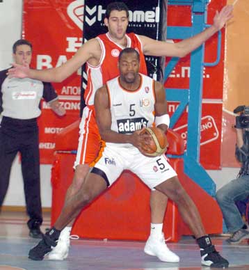 Αλβιν Σιμς και Κρις Ακερ υποψήφιοι για την αντικατάσταση του Τζέφερσον