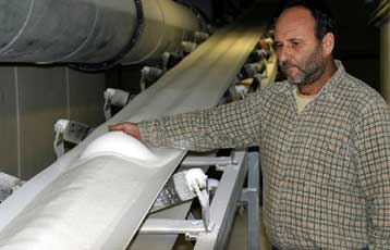 Προσωρινή μείωση 12% στην παραγωγή ζάχαρης προτείνει η Κομισιόν