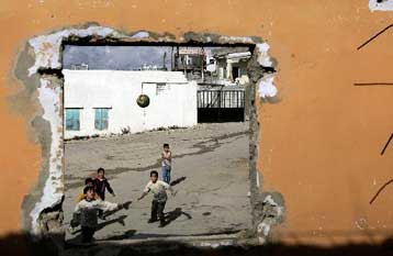 Xρήση αμερικανικών βομβών διασποράς φέρεται να έκανε το Ισραήλ