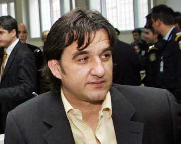 Με την απολογία του Ηρακλή Κωστάρη συνεχίστηκε η δίκη της 17Ν