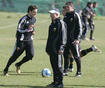 Σκληρή γλώσσα Φερέρ στους παίκτες της ΑΕΚ, αγωνία για τον Έμερσον