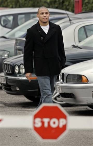 «Κόλλησε» η μεταγραφή του Ρονάλντο στην Μίλαν